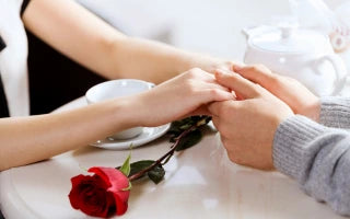 7 Heartfelt Tips for Gifting Flowers to Your Introvert Partner