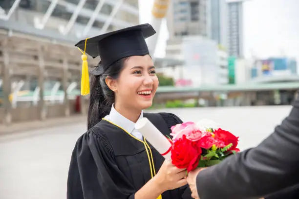 14 Graduation Gift Ideas For Loved Ones