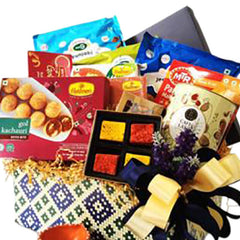 Dhaarmik Vegetarian Food Gift Deepavali Hamper 2025