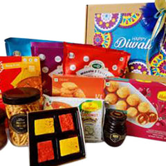 Chatur Indian Vegetarian Gift Hamper 2025