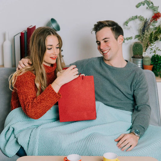 5 Best Valentine’s Day Gifts for Girlfriend to Make Her Feel Truly Loved