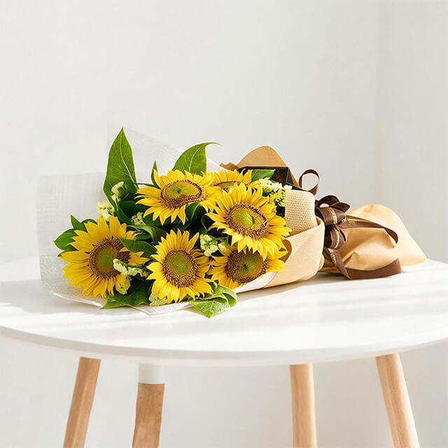 Fleur de Sun - Elegant Sunflower Bouquet