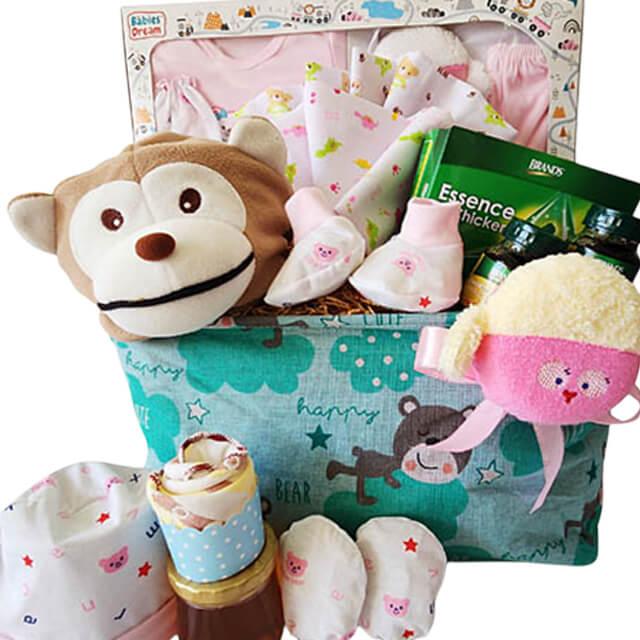 Growing Dreams - Newborn Baby Shower Clothes Gift Hamper